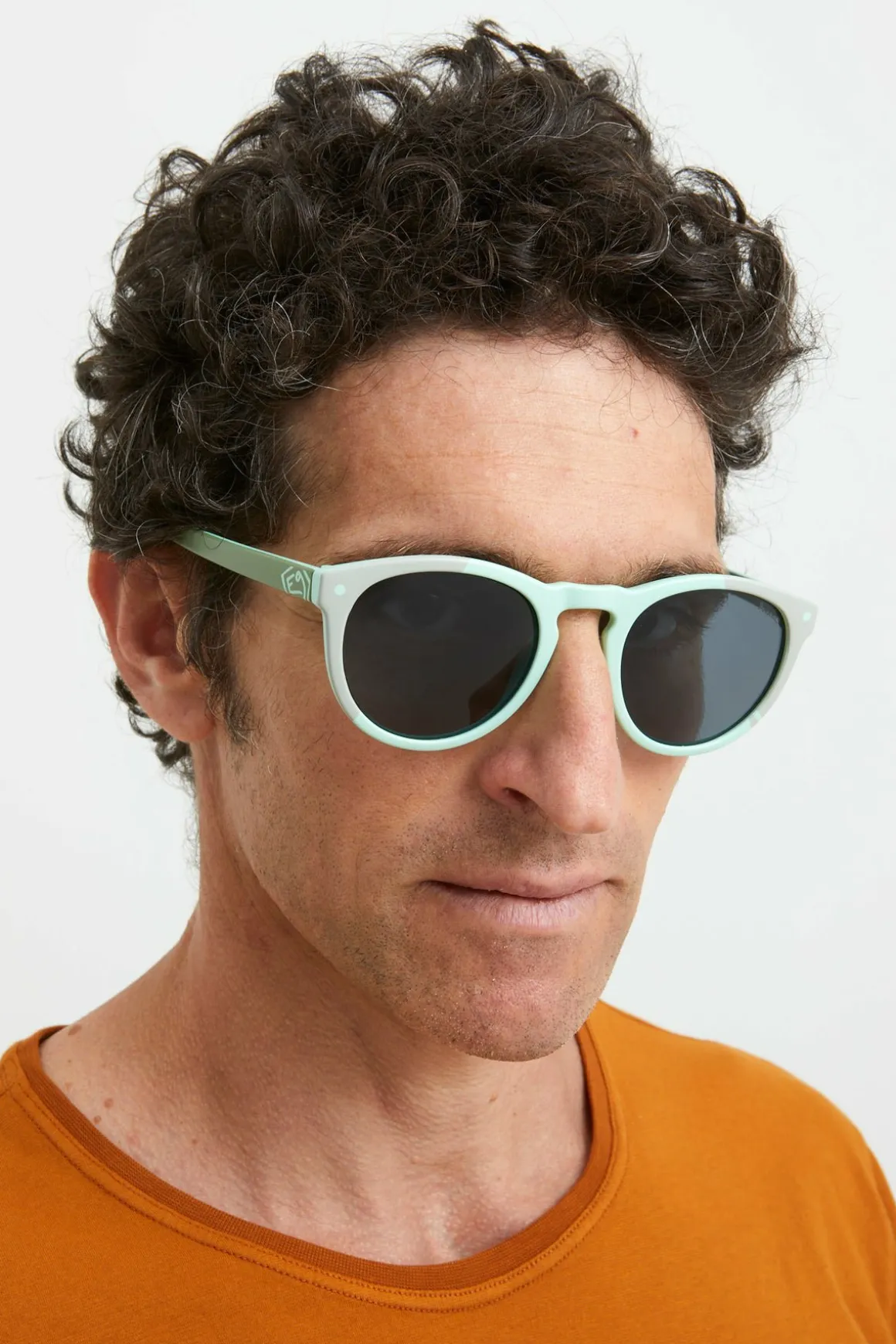 E9 Sombrero Y Diadema|Pablo